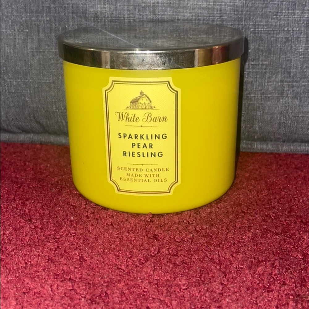 Bath & Body Works candle Sparkling Pear Riesling